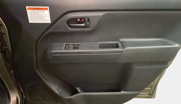 2019 Maruti New Wagon-R LXI CNG 1.0, CNG, Manual, 73,643 km, Driver Side Door Panels Control