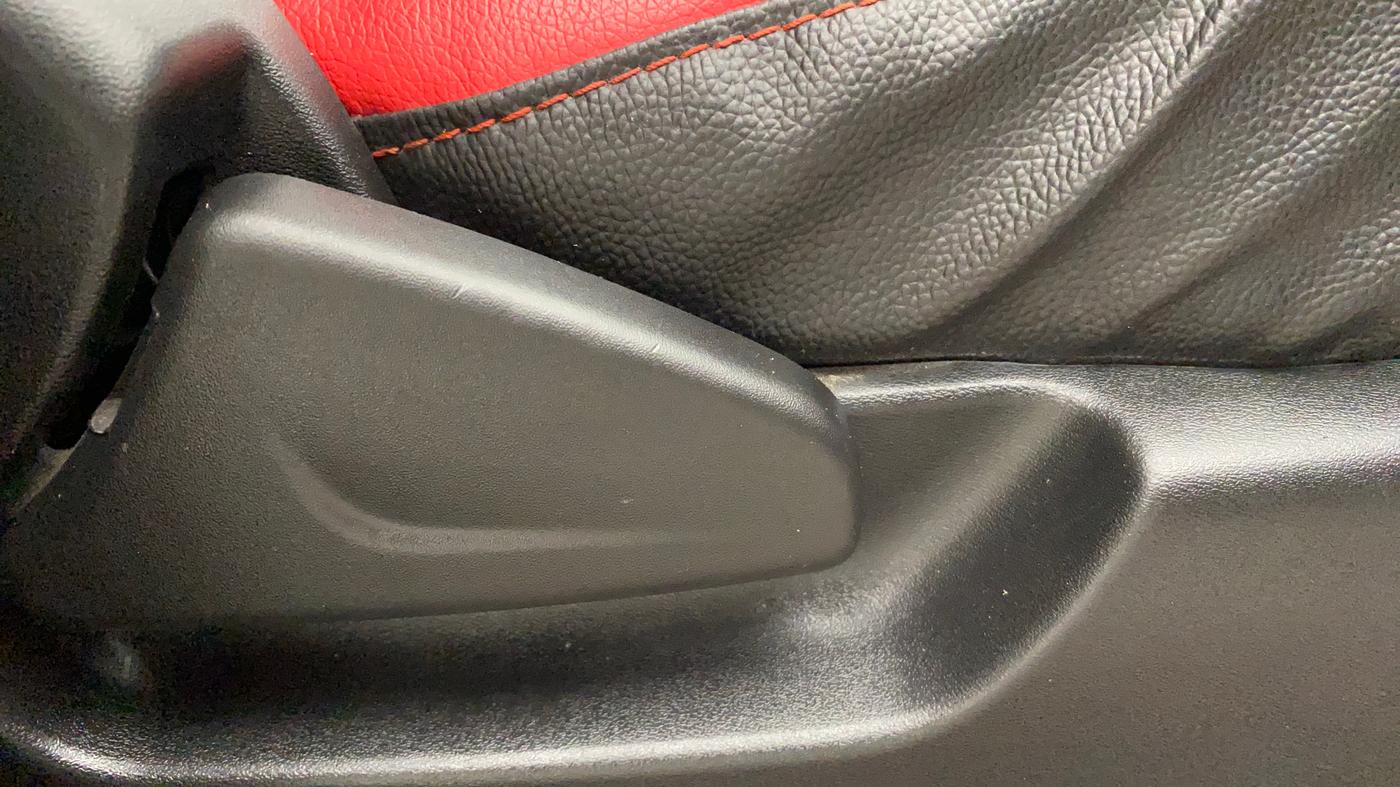 2019 Datsun Redi Go S 1.0, Petrol, Manual, 61,440 km, Driver Side Adjustment Panel