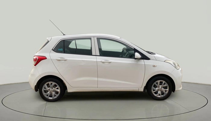 2017 Hyundai Grand i10 MAGNA 1.2 KAPPA VTVT, Petrol, Manual, 60,489 km, Right Side View