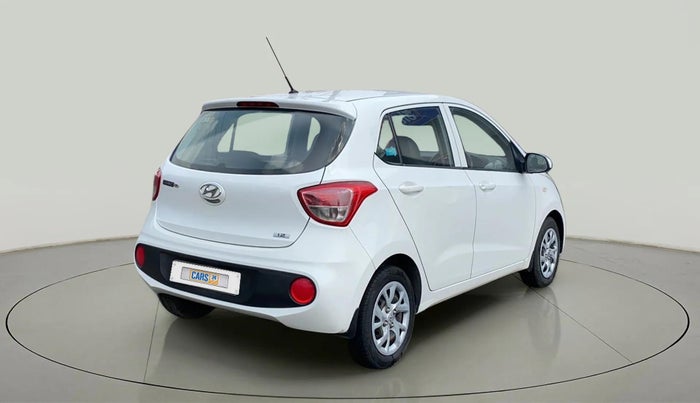 2017 Hyundai Grand i10 MAGNA 1.2 KAPPA VTVT, Petrol, Manual, 60,489 km, Right Back Diagonal