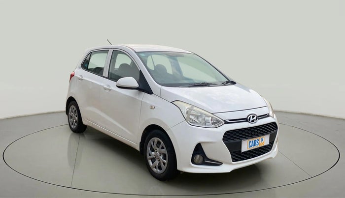 2017 Hyundai Grand i10 MAGNA 1.2 KAPPA VTVT, Petrol, Manual, 60,489 km, Right Front Diagonal