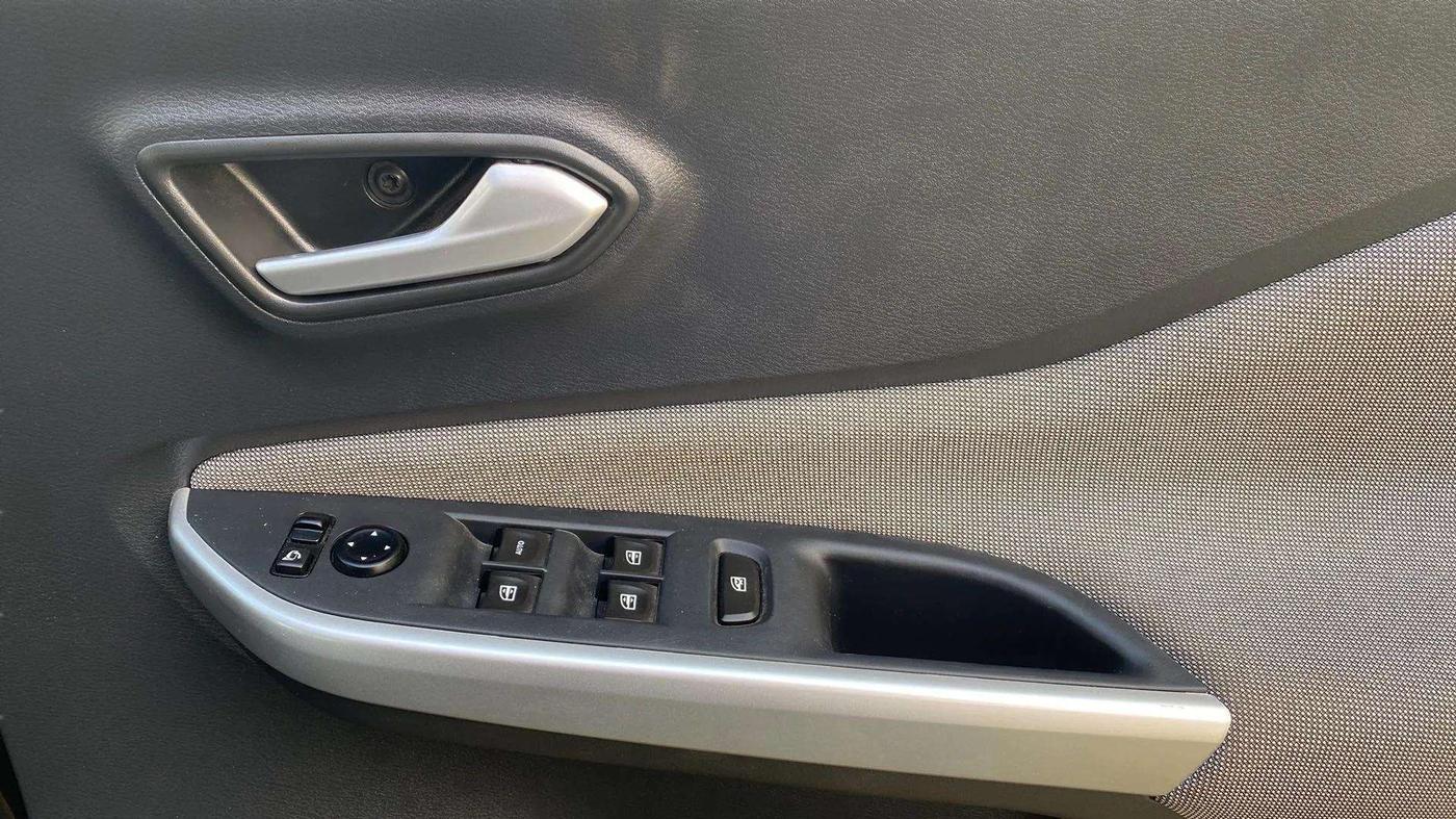 2023 Nissan MAGNITE XV MT, Petrol, Manual, 10,189 km, Driver Side Door Panels Control