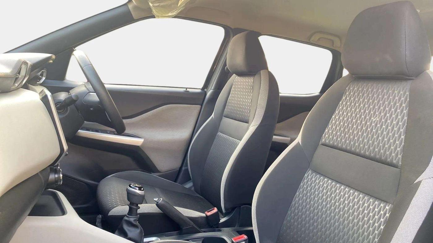 2023 Nissan MAGNITE XV MT, Petrol, Manual, 10,189 km, Right Side Front Door Cabin