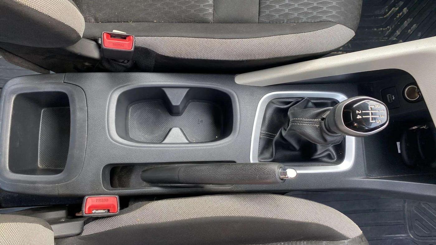 2023 Nissan MAGNITE XV MT, Petrol, Manual, 10,189 km, Gear Lever