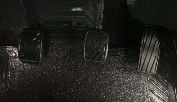 2020 Maruti XL6 ZETA MT, Petrol, Manual, 52,906 km, Pedals