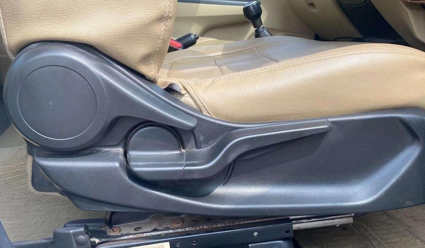 2021 Honda Amaze 1.2L I-VTEC V, Petrol, Manual, 69,081 km, Driver Side Adjustment Panel