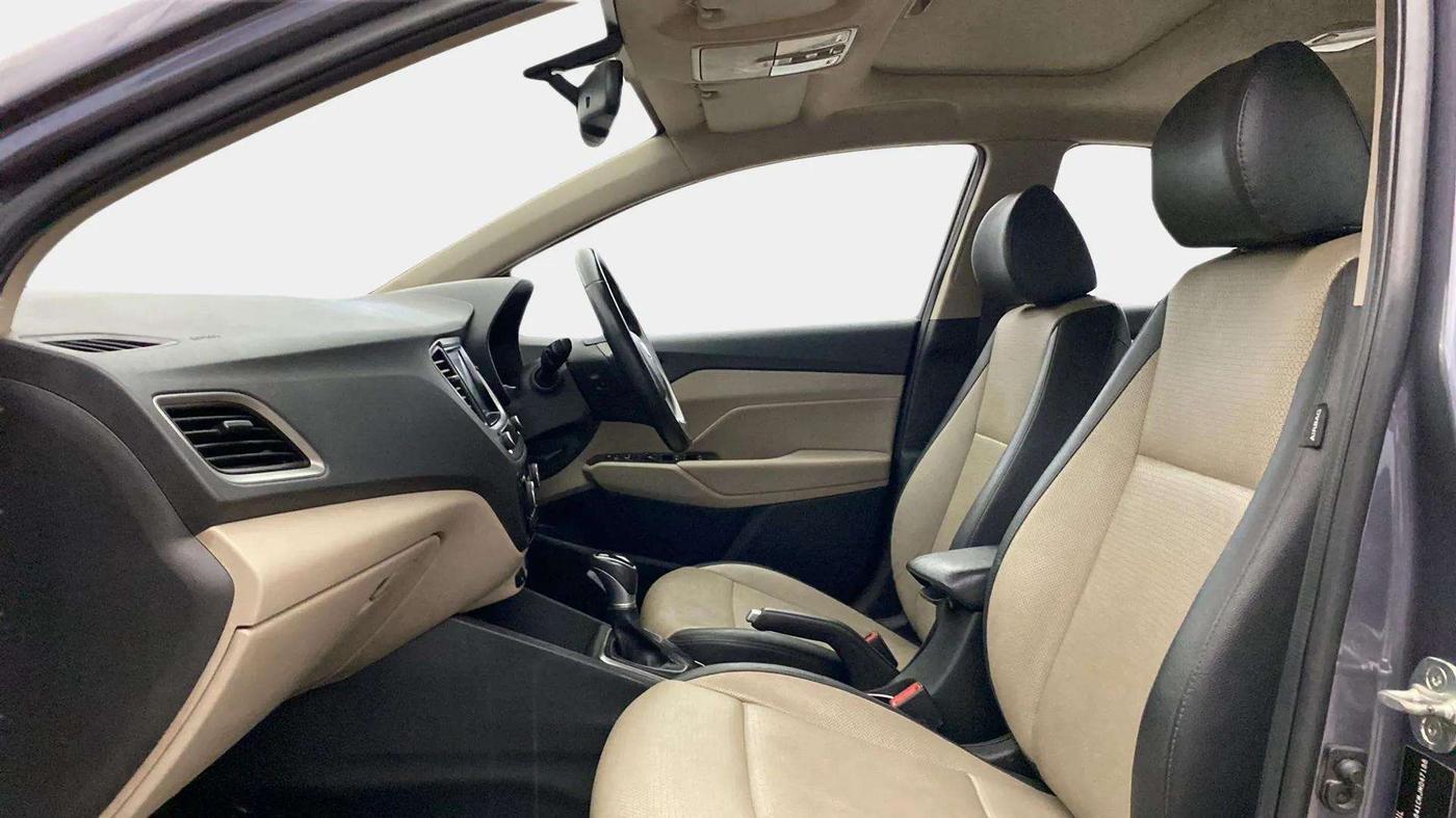 2018 Hyundai Verna 1.6 VTVT SX (O) AT, Petrol, Automatic, 49,558 km, Right Side Front Door Cabin