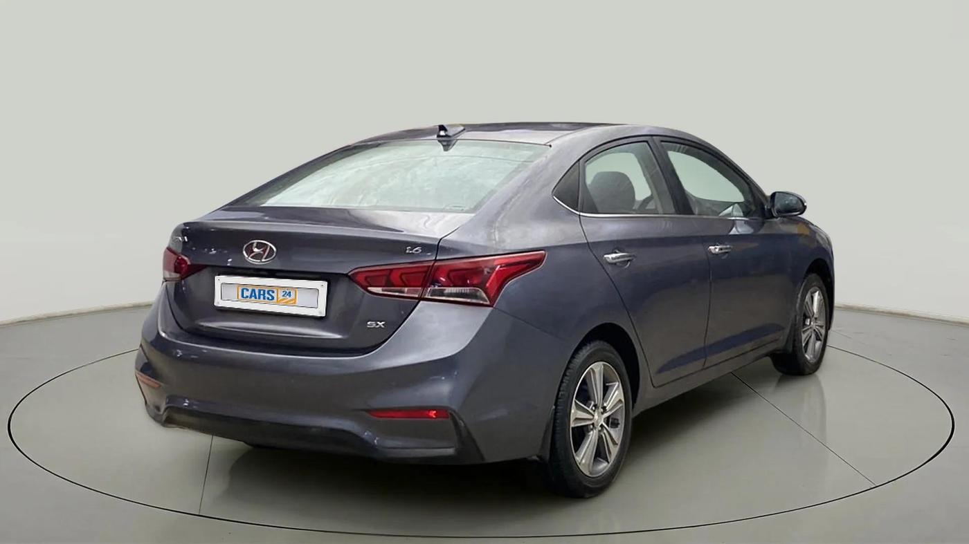 2018 Hyundai Verna 1.6 VTVT SX (O) AT, Petrol, Automatic, 49,558 km, Right Back Diagonal