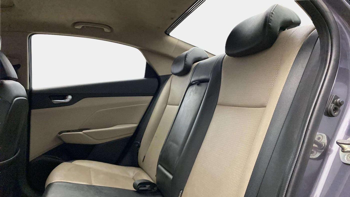 2018 Hyundai Verna 1.6 VTVT SX (O) AT, Petrol, Automatic, 49,558 km, Right Side Rear Door Cabin