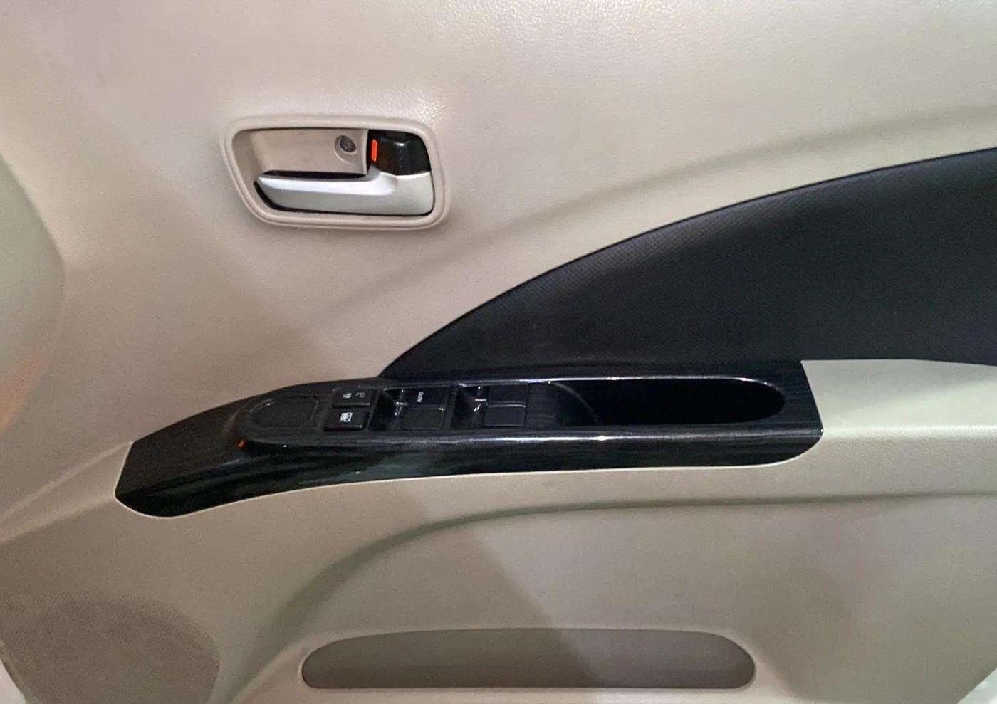 2014 Maruti Celerio VXI, Petrol, Manual, 23,988 km, Driver Side Door Panels Control