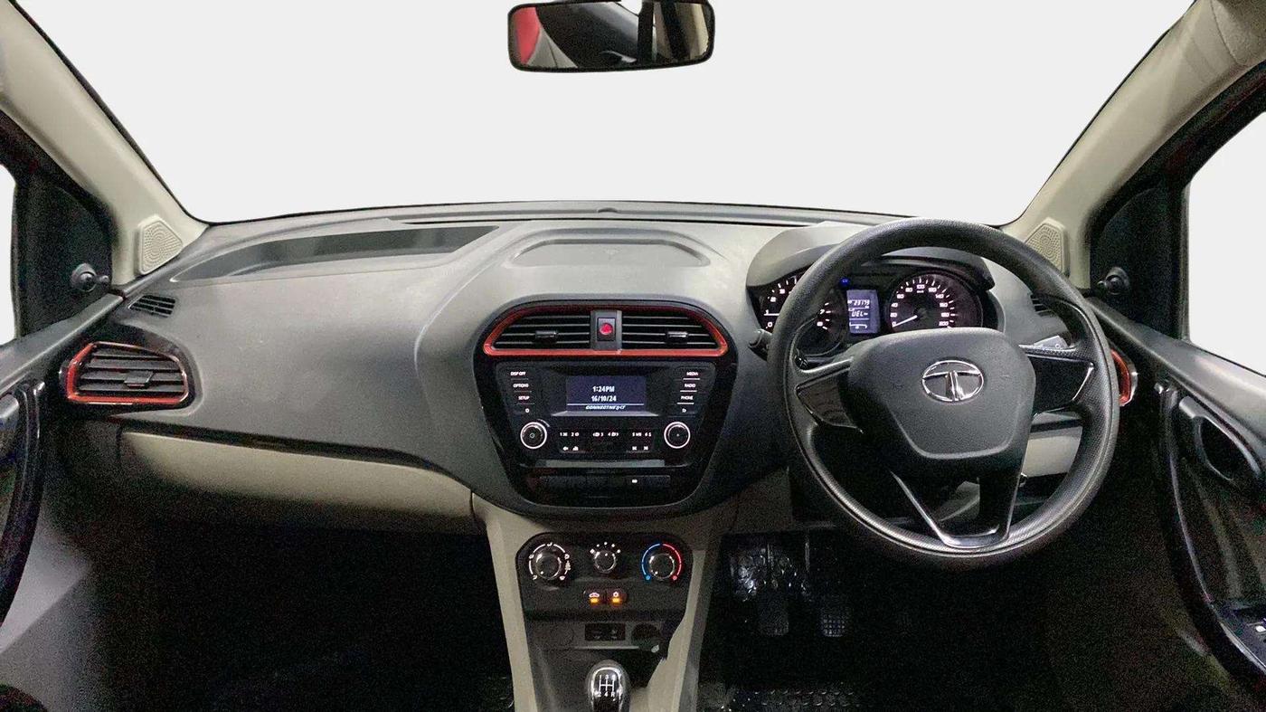 2017 Tata Tiago WIZZ EDITION PETROL, Petrol, Manual, 23,255 km, Dashboard