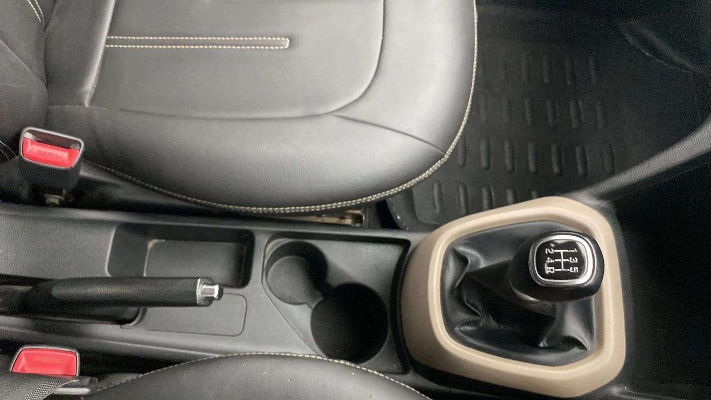2018 Hyundai Grand i10 SPORTZ 1.2 KAPPA VTVT, Petrol, Manual, 55,683 km, Gear Lever