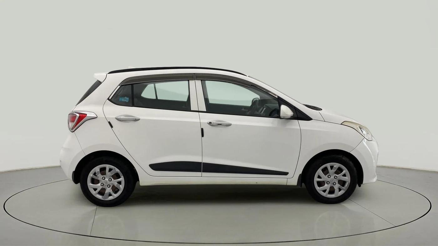 2018 Hyundai Grand i10 SPORTZ 1.2 KAPPA VTVT, Petrol, Manual, 55,683 km, Right Side View