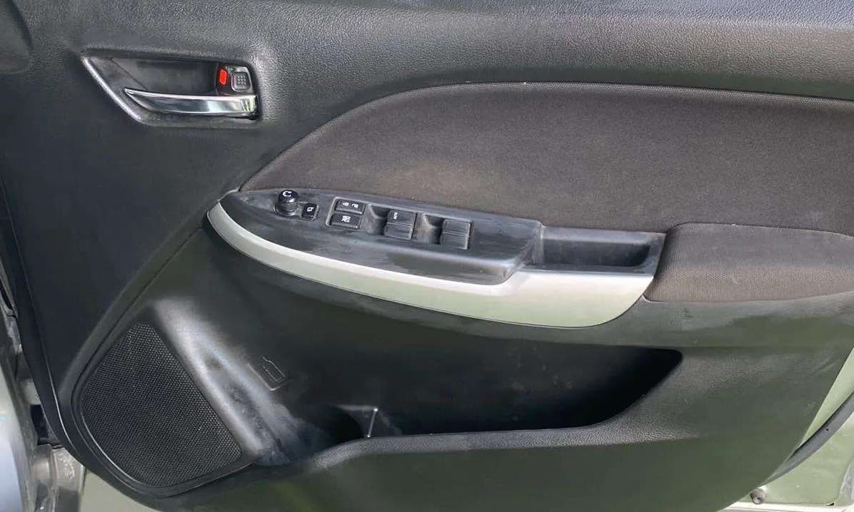 2017 Maruti Baleno ALPHA PETROL 1.2, Petrol, Manual, 49,415 km, Driver Side Door Panels Control