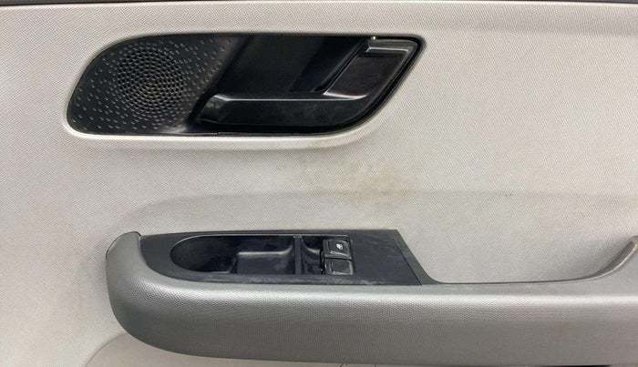 2021 Tata ALTROZ XE PETROL, Petrol, Manual, 46,658 km, Driver Side Door Panels Control