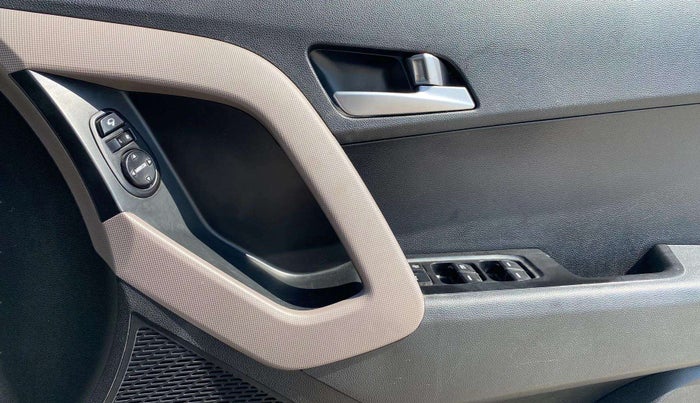 2019 Hyundai Creta SX 1.6 PETROL, Petrol, Manual, 52,750 km, Driver Side Door Panels Control