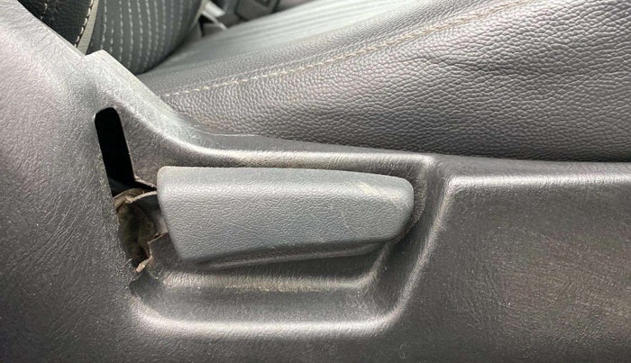 2016 Maruti Alto K10 VXI, Petrol, Manual, 66,186 km, Driver Side Adjustment Panel