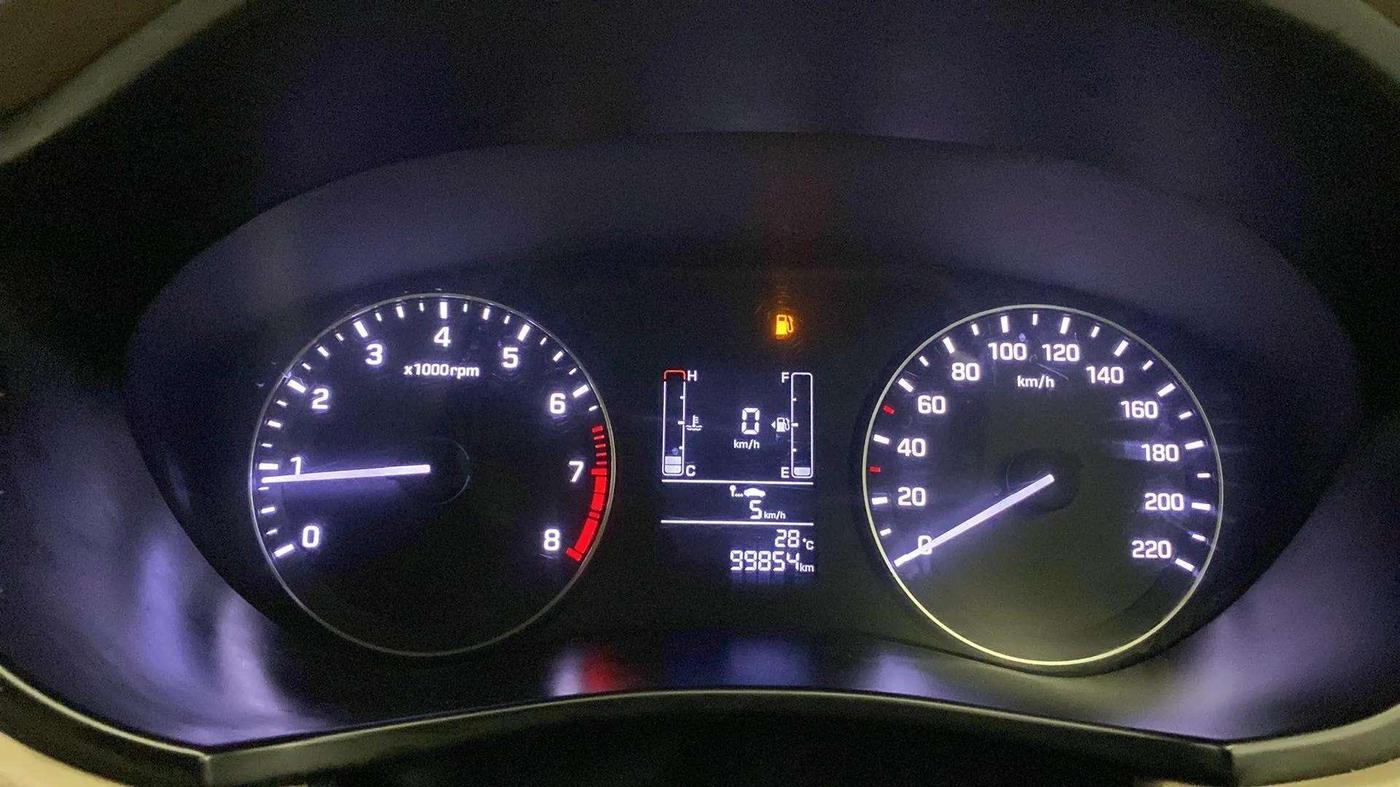2016 Hyundai Elite i20 SPORTZ 1.2, CNG, Manual, 1,00,081 km, Odometer Image