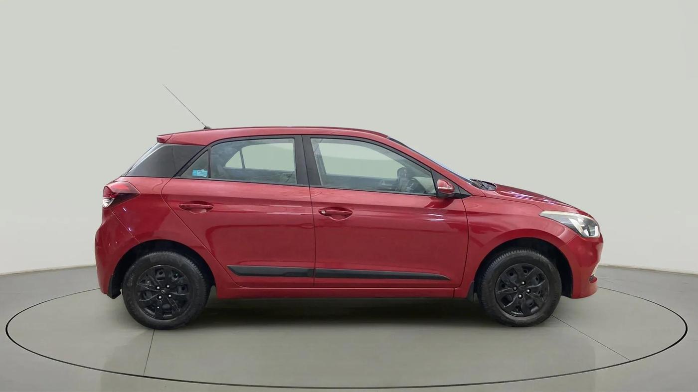 2016 Hyundai Elite i20 SPORTZ 1.2, CNG, Manual, 1,00,081 km, Right Side View