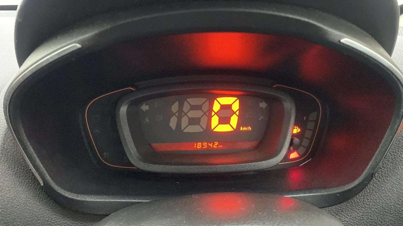 2017 Renault Kwid CLIMBER 1.0, Petrol, Manual, 18,938 km, Odometer Image