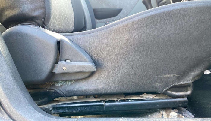 2016 Maruti Alto 800 LXI, Petrol, Manual, 61,717 km, Driver Side Adjustment Panel