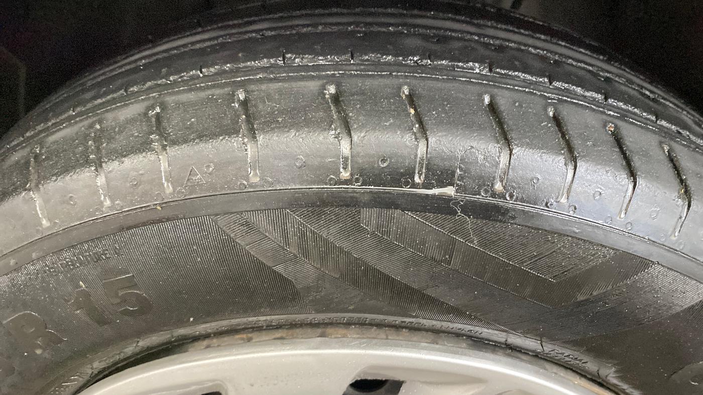 2021 Hyundai VENUE S+ 1.2, Petrol, Manual, 89,329 km, Left Front Tyre Tread
