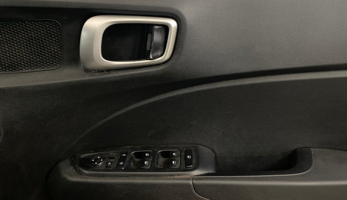 2021 Hyundai VENUE S+ 1.2, Petrol, Manual, 89,329 km, Driver Side Door Panels Control