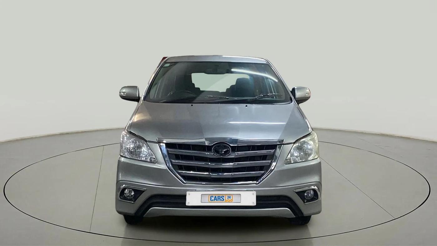 2015 Toyota Innova 2.5 VX 8 STR, Diesel, Manual, 1,10,210 km, Front