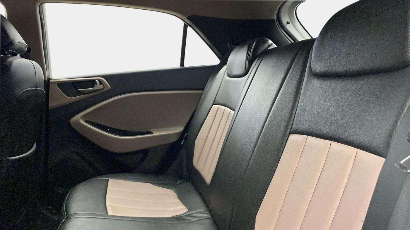 2017 Hyundai Elite i20 MAGNA EXECUTIVE 1.2, Petrol, Manual, 91,969 km, Right Side Rear Door Cabin