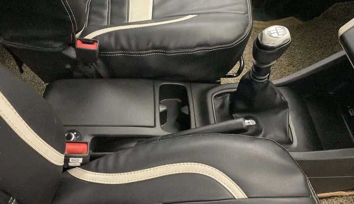 2019 Renault TRIBER RXZ, Petrol, Manual, 48,173 km, Gear Lever