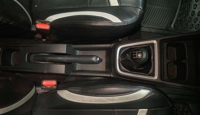 2019 Maruti Swift VXI, Petrol, Manual, 88,904 km, Gear Lever