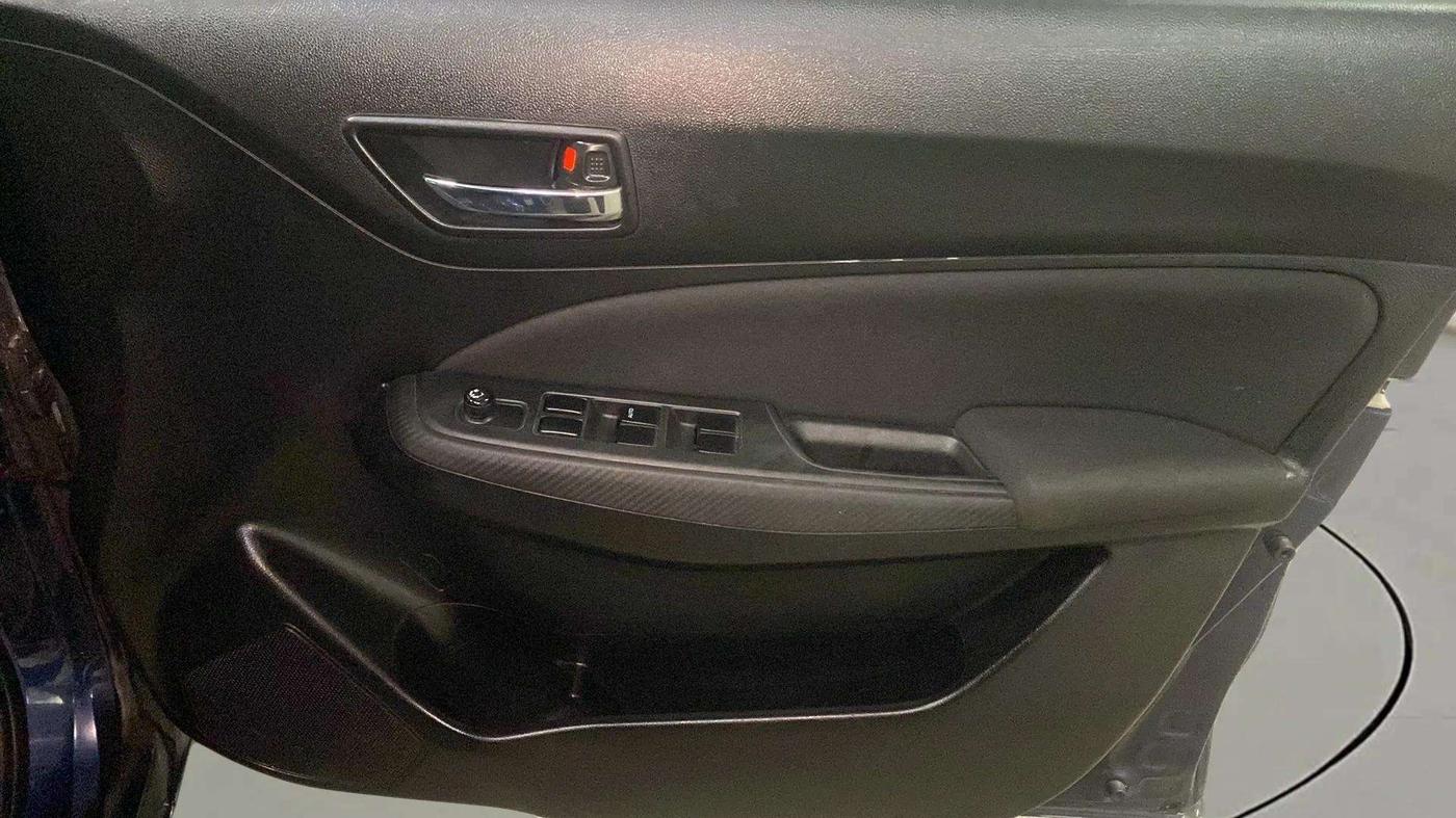 2019 Maruti Swift VXI, Petrol, Manual, 88,904 km, Driver Side Door Panels Control
