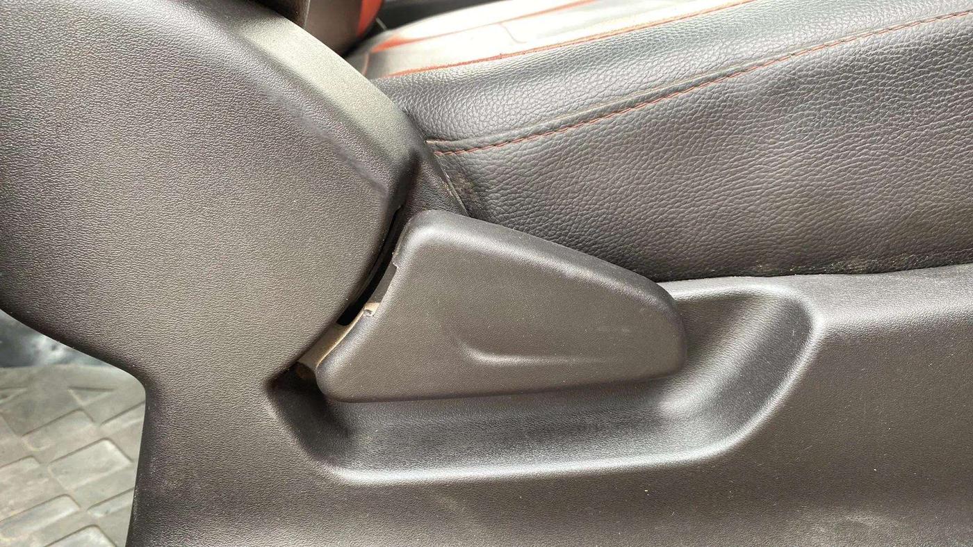 2017 Datsun Redi Go T (O), Petrol, Manual, 49,171 km, Driver Side Adjustment Panel