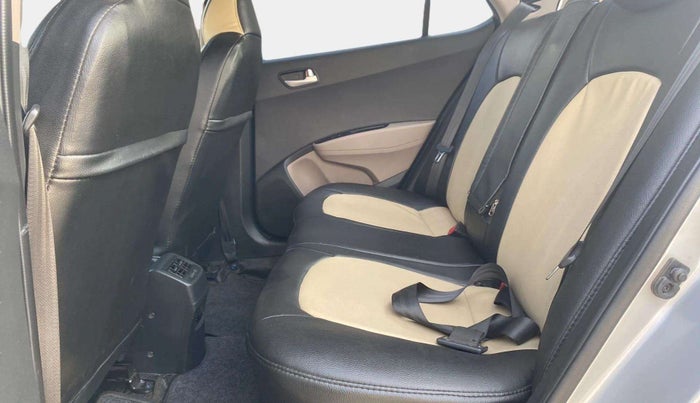 2017 Hyundai Xcent S 1.2, Petrol, Manual, 42,418 km, Right Side Rear Door Cabin