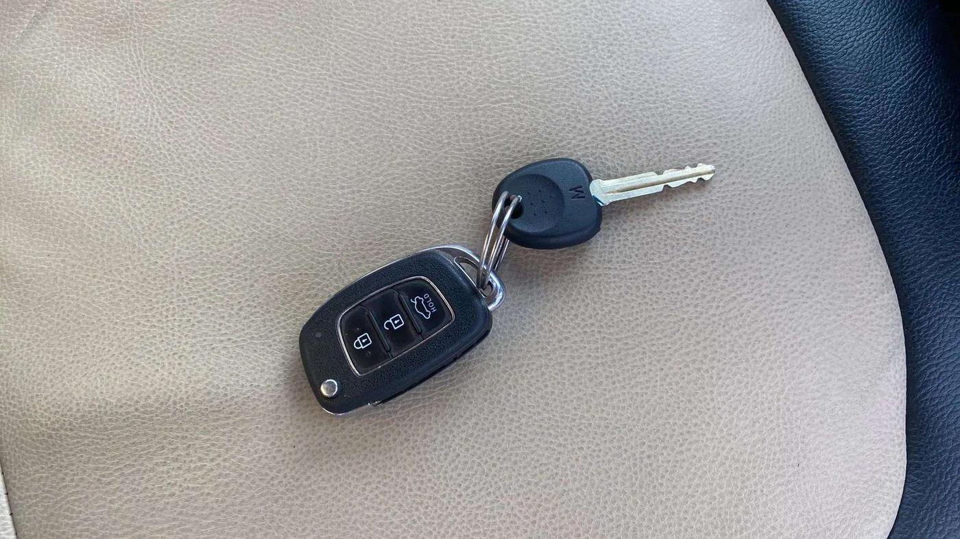 2017 Hyundai Xcent S 1.2, Petrol, Manual, 42,418 km, Key Close Up