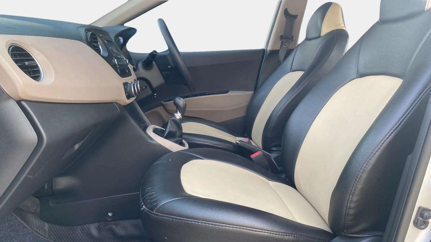 2017 Hyundai Xcent S 1.2, Petrol, Manual, 42,418 km, Right Side Front Door Cabin
