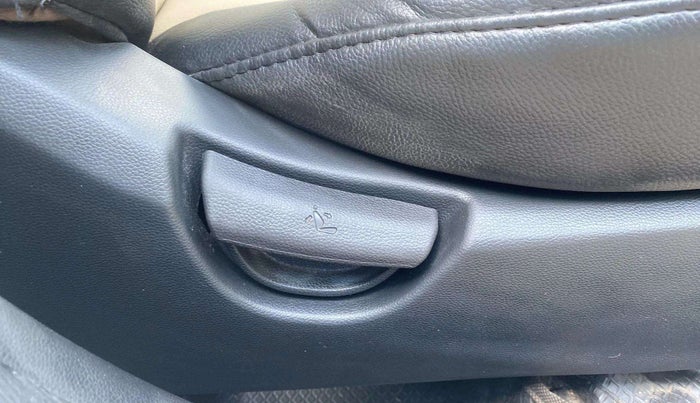 2017 Hyundai Xcent S 1.2, Petrol, Manual, 42,418 km, Driver Side Adjustment Panel