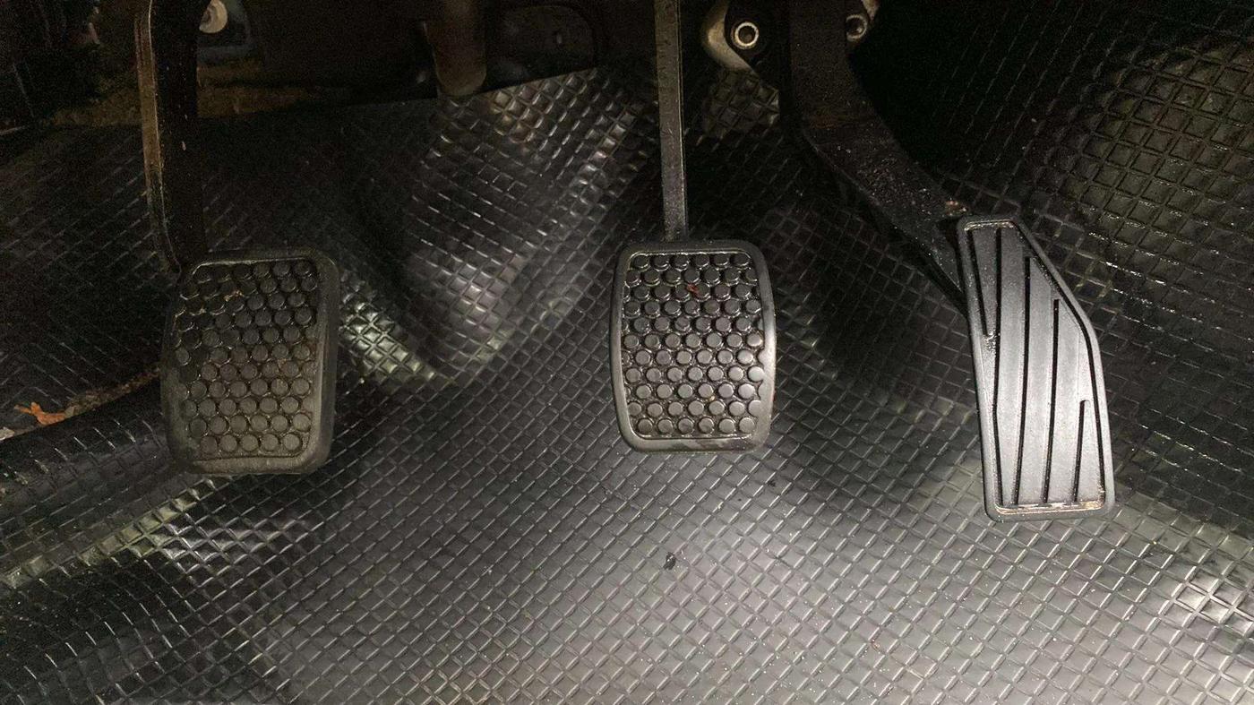 2015 Maruti Alto K10 VXI, Petrol, Manual, 69,843 km, Pedals
