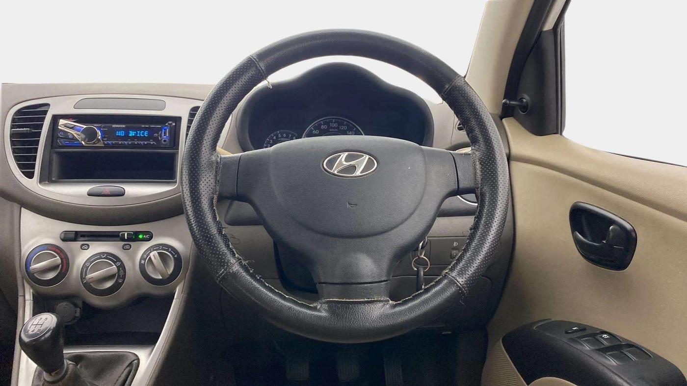 2013 Hyundai i10 MAGNA 1.1, Petrol, Manual, 53,910 km, Steering Wheel Close Up