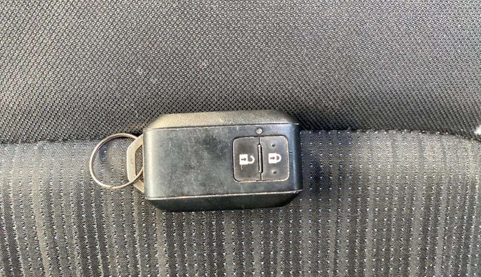 2022 Maruti Baleno ZETA PETROL 1.2, CNG, Manual, 8,904 km, Key Close Up