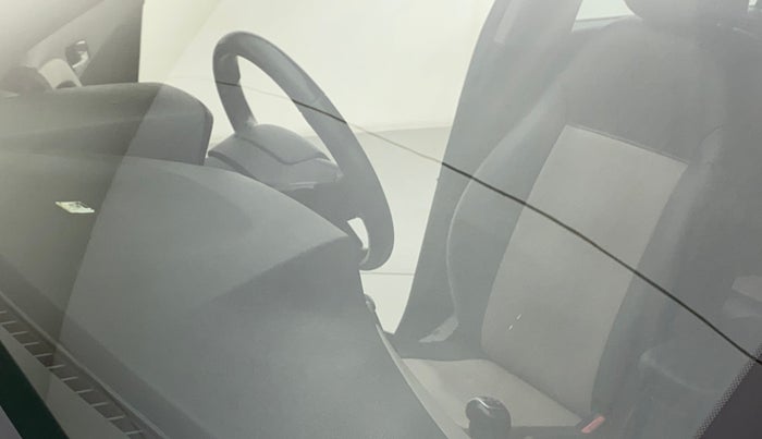 2019 Hyundai Creta SX 1.6 PETROL, Petrol, Manual, 58,812 km, Front windshield - Minor spot on windshield