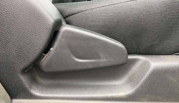 2020 Renault Kwid RXL, Petrol, Manual, 26,950 km, Driver Side Adjustment Panel