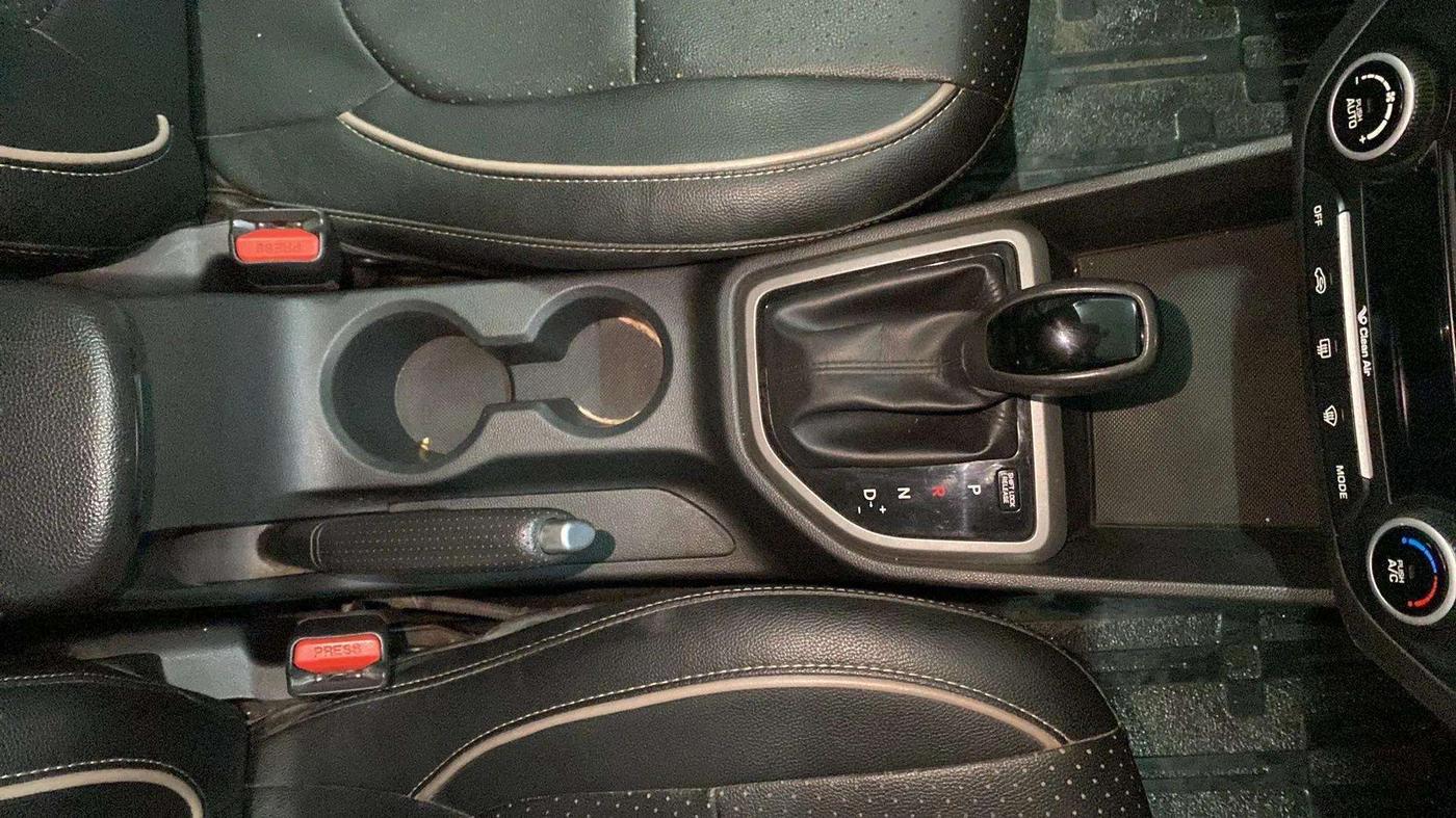 2017 Hyundai Creta SX PLUS AT 1.6 DIESEL, Diesel, Automatic, 56,263 km, Gear Lever