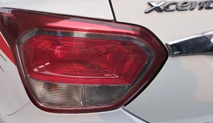 2016 Hyundai Xcent S 1.2 SPECIAL EDITION, Petrol, Manual, 52,676 km, Left tail light - Minor scratches