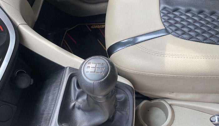 2019 Maruti Celerio VXI (O) CNG, CNG, Manual, 58,919 km, Gear lever - Knob has minor damage