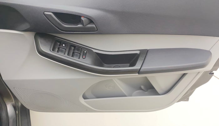 2021 Tata Tiago XT (O) PETROL, Petrol, Manual, 26,400 km, Driver Side Door Panels Control