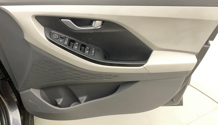2024 Hyundai Creta SX 1.5 PETROL, Petrol, Manual, 7,284 km, Driver Side Door Panels Control