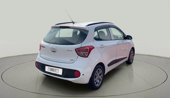 2017 Hyundai Grand i10 SPORTZ 1.2 KAPPA VTVT, CNG, Manual, 1,01,666 km, Right Back Diagonal