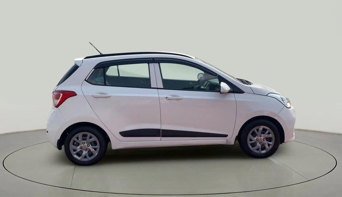 2017 Hyundai Grand i10 SPORTZ 1.2 KAPPA VTVT, CNG, Manual, 1,01,666 km, Right Side View