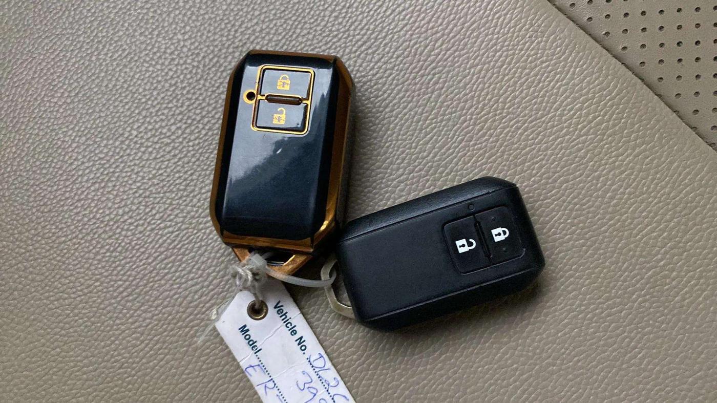 2019 Maruti Ertiga ZXI+ SHVS, Petrol, Manual, 62,630 km, Key Close Up